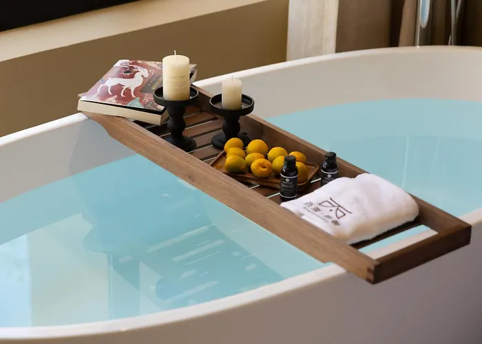 West Desert Luxury Holiday Homestay