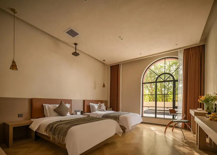 Dunhuang Muzhou Oasis Hotel